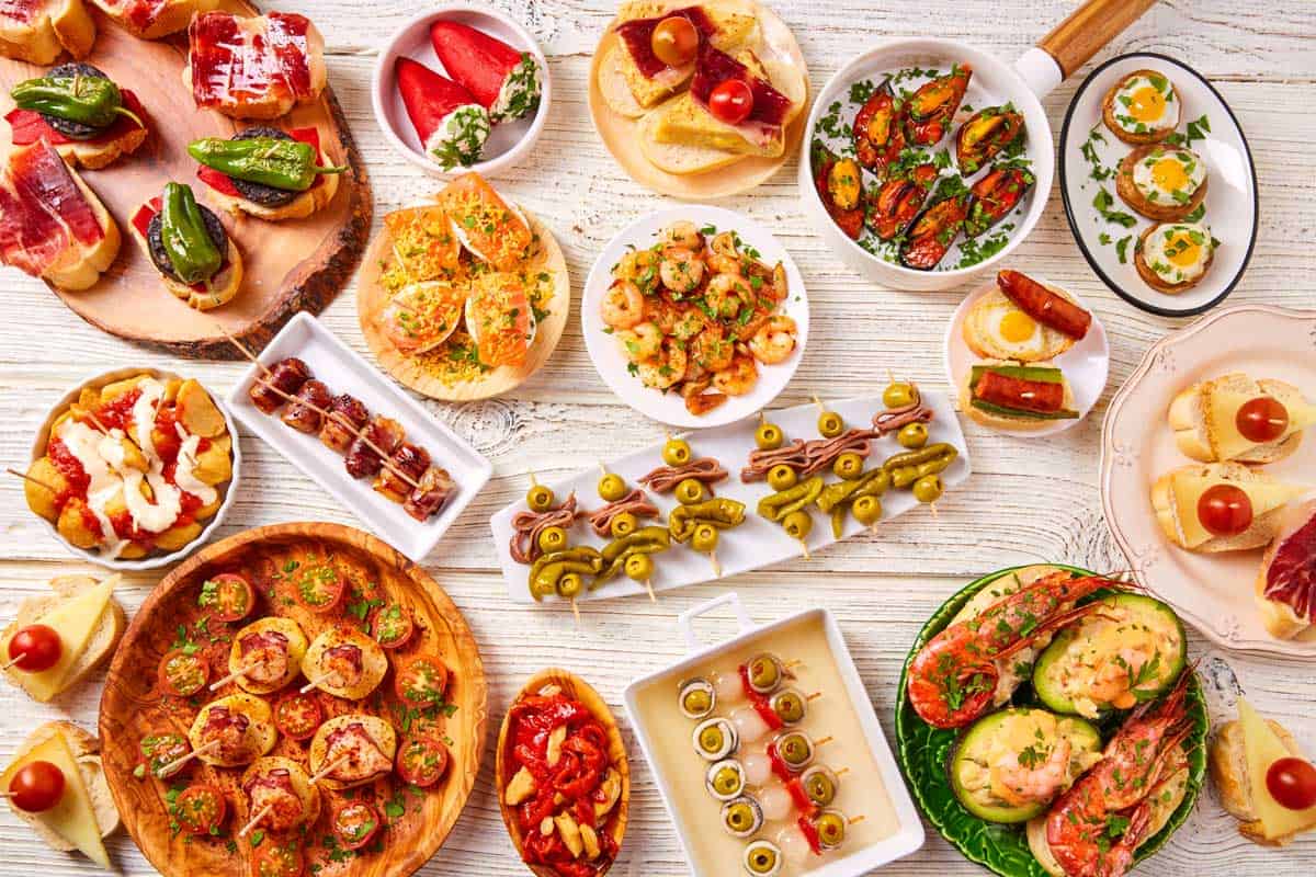What is Tapas Cuisine in Spanish?
