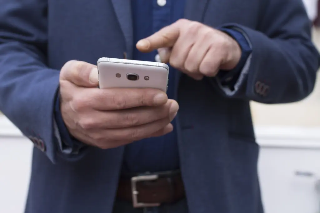 man-fined-for-using-speakerphone